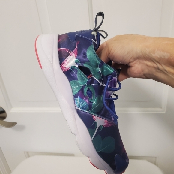 Reebok Colorful Print 3D Ultralite Sneakers Size 6, Walking, Running - Picture 7 of 16